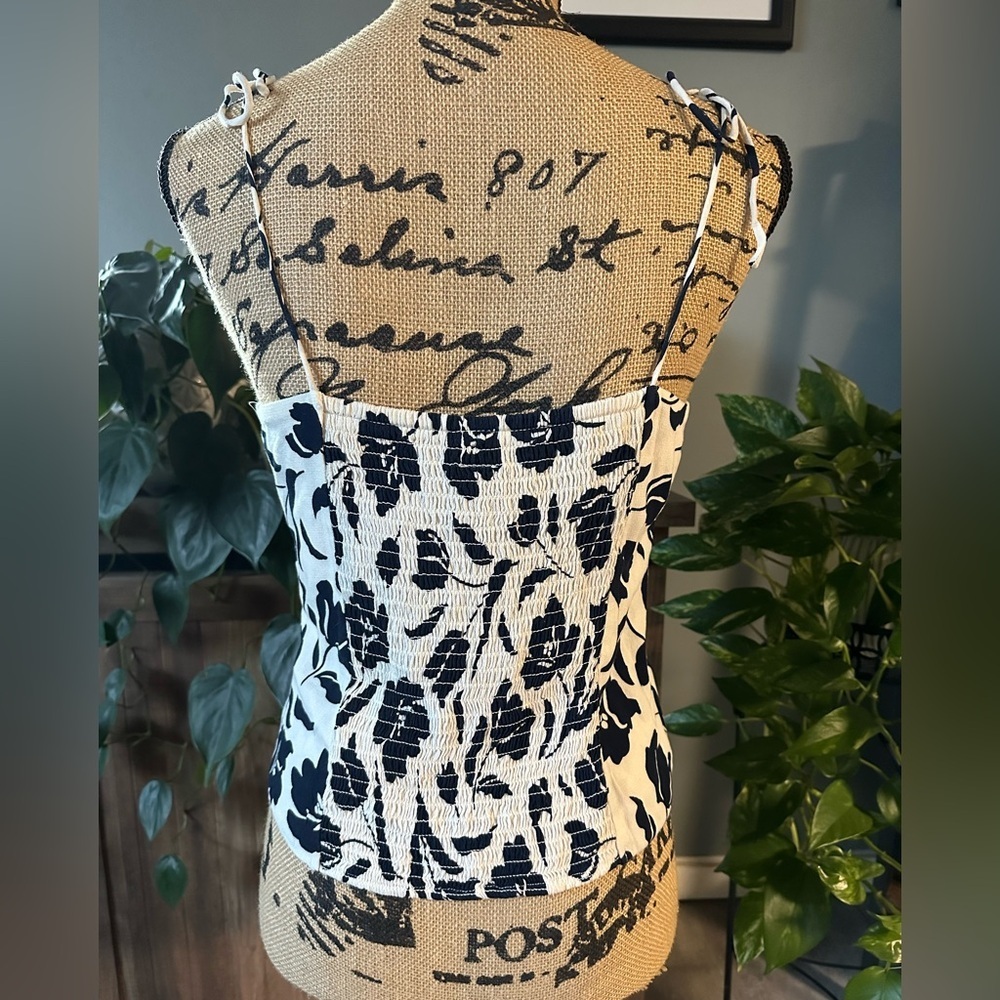 Old Navy white/navy floral tank top, NWT - Picture 2 of 4